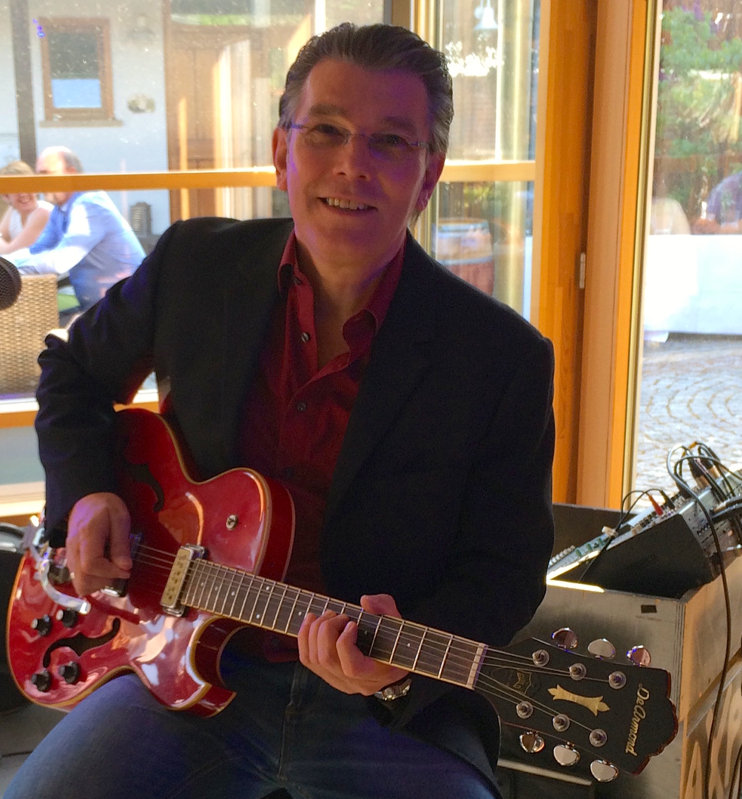 Tipps zum Kauf einer Gitarre - Gitarrenlehrer Eppingen